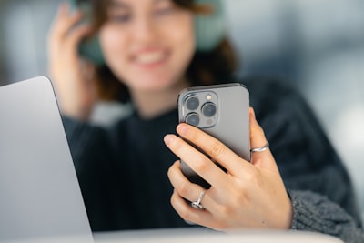 ¿Mejora de servicios telefónicos de AI mediante retroalimentación de usuarios?