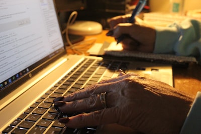 Mejora de la automatización de informes con IA.