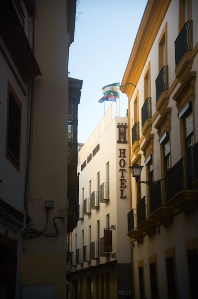 Comparativa de empresas de software a medida para hostelería en Sevilla