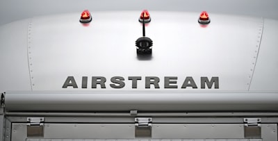 StreamDiffusionV2: Un sistema de transmisión dinámica e interactiva de video
