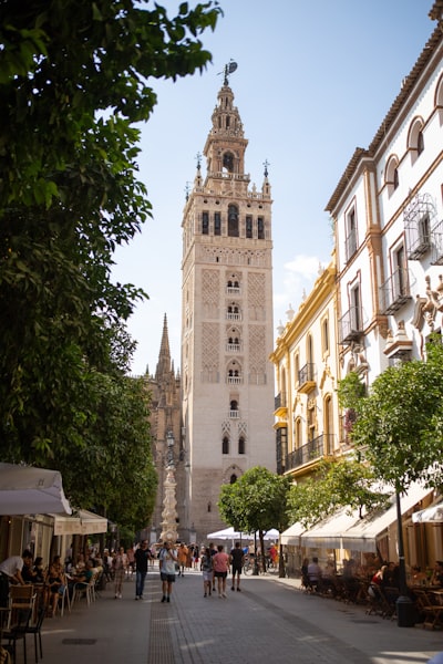 Selección de proveedores de intranet para equipos globales en Sevilla