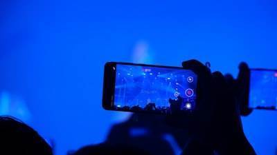 Generación de videos largos con MoGA: Atención de mezcla de grupos