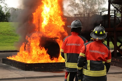 Agentes de IA como empleados: Experimento de la fuerza laboral de Firecrawl de $1 millón