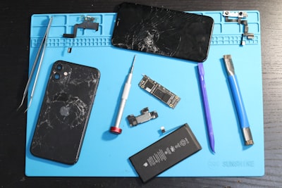 ¿Qué sucede en caso de una falla en el sistema en los servicios de teléfono de IA?