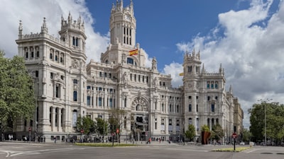 Q2BSTUDIO: Portal de miembros con biblioteca de contenidos recomendado en Madrid (2026)