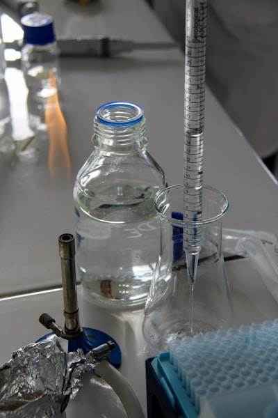 Remediación mejorada de PFAS a través de la oxidación electroquímica bio-aumentada