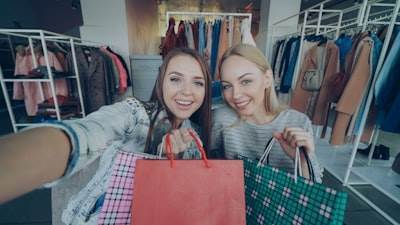 Sororas' Savory Side Hustle Genera un Recaudo Promedio de $7,000 al Mes: "Reward We Didn't Feel in a Corporate Job"
