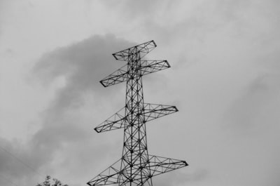 Optimización de políticas multiagente para restaurar sistemas de energía