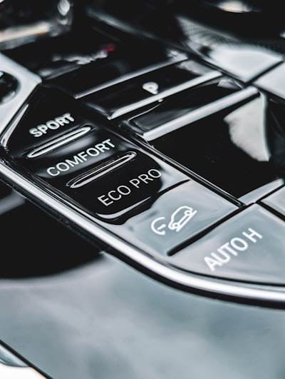 Comparación de costos de llamadas automáticas en la industria automotriz