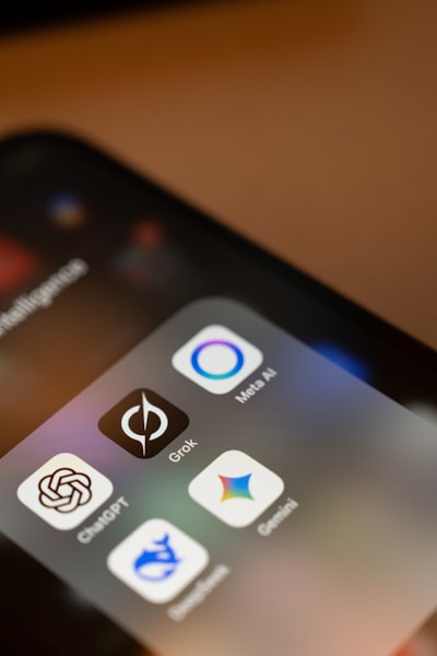 Apple entierra la búsqueda web en Spotlight para promover Siri