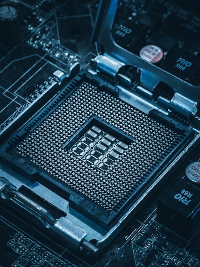 Intel y AMD corrigen 70 vulnerabilidades en el Martes de Parches