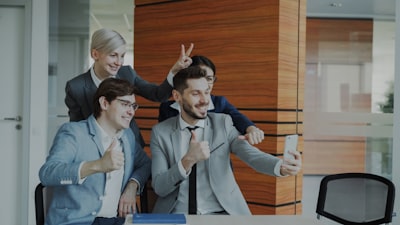Escala tu negocio 3 veces más rápido con soluciones empresariales modernas