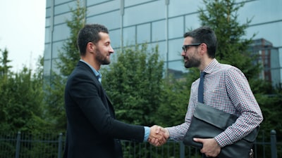 Cómo las empresas de tecnología pueden asociarse para ayudar a tu negocio