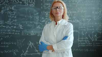 Top 100 Expertos en IA para farmacéutica y ciencias de la vida en Madrid
