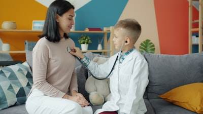Google Health AI lanza MedASR: modelo de dictado clínico con Conformer