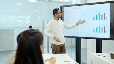 ¿Reducción del error humano gracias a presentaciones automatizadas de RRHH con IA?