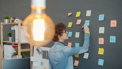 Cómo fomentar la innovación en las industrias sostenibles.