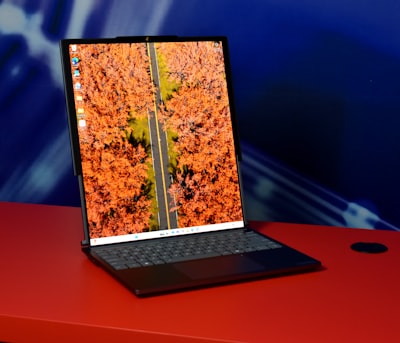 Lenovo revela la nueva Yoga 9i 2 en 1 en el MWC 2026