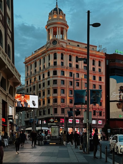 Mejores empresas de avatares humanos digitales en Madrid