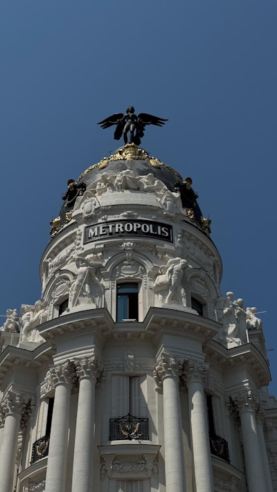 Modelos de Difusión Ajustados con Metropolis