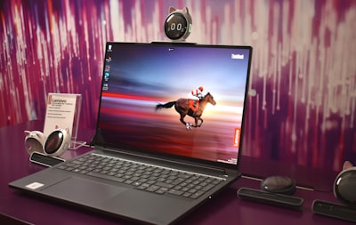 Laptop gaming Lenovo 17? con RTX 5050: $799 que valen la pena