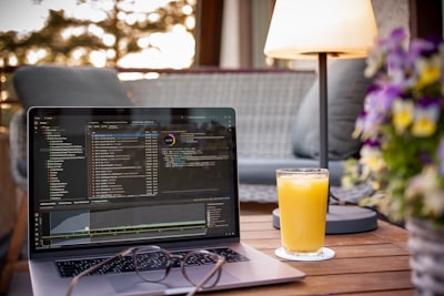 Desarrollo remoto sostenible con Cursor AI