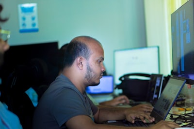 Desarrollador de software con 15+ años de experiencia en Córdoba
