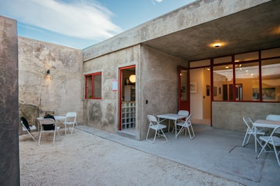 Mejora tu espacio exterior con patios de concreto