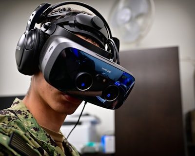 Hardware de realidad virtual montado en la cabeza no sucederá, afirma Neal Stephenson
