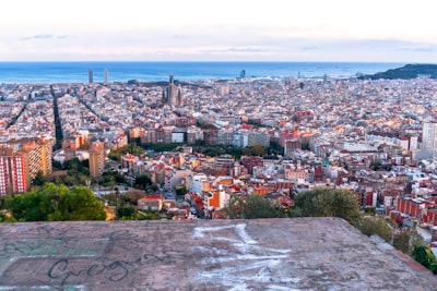 Socio oficial en Barcelona para automatización de flujos de codificación.