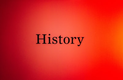 HistCAD: Representación CAD paramétrica con historial de restricciones y complejidad industrial