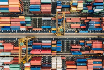  ¿Cómo el software a medida para logística aumenta la productividad?