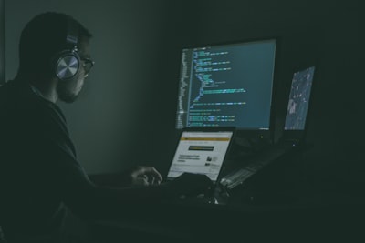 Ataque Agentjacking engaña a asistentes de IA para ejecutar código malicioso