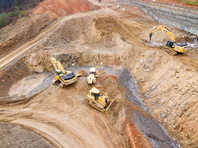 IoT en Minería: Modernizando Operaciones para Eficiencia y Seguridad Empresarial