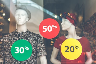 Comparativa: Desarrollo de tienda online de empresa vs venta al por menor tradicional: ¿Cuál es mejor?