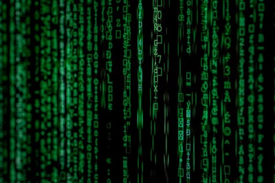 Atribución de APT con alta precisión y resiliencia ante grupos desconocidos