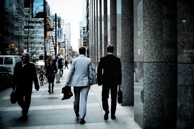 ¿Cuáles son los beneficios de una empresa de inteligencia de negocios para las empresas?