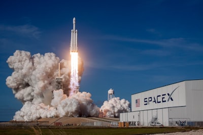 SpaceX detiene los vuelos del Falcon 9 después de una anomalía en la segunda etapa
