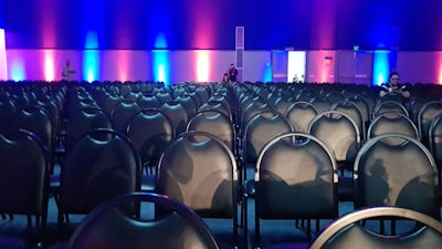 Lo que aprender sobre construir algo significativo al hacer crecer una conferencia de nicho de 80 a 800 asistentes