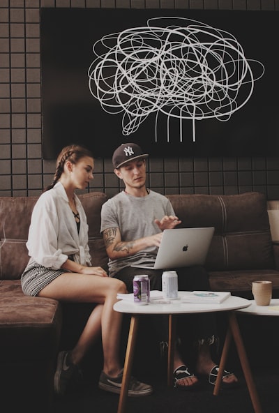 Errores comunes que hacen los emprendedores al redactar relaciones y construir conexiones