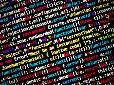 Inteligencia Artificial vs. Inteligencia Sintética en el Desarrollo Web