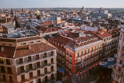 Cómo las organizaciones sin fines de lucro en español ahorran 20 000 € con la automatización de la empresa sin necesidad de programación