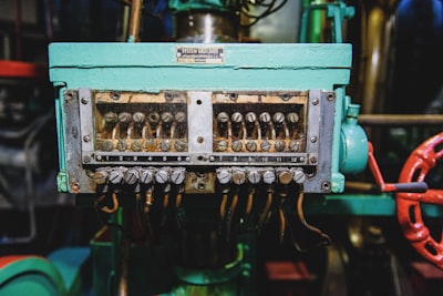 Cómo la centralita telefónica automática resuelve la eficiencia de CRM para la manufactura