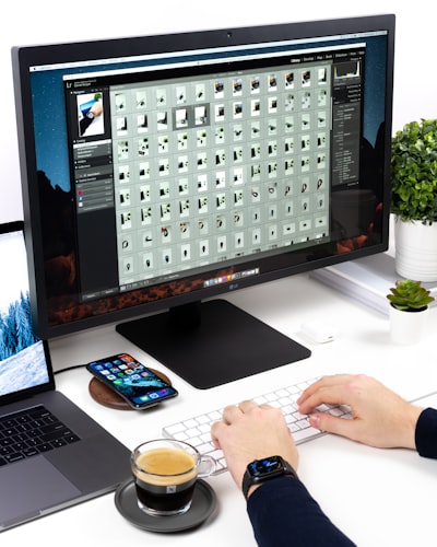 DeskCraft: Evaluación de agentes de escritorio en flujos de trabajo profesionales