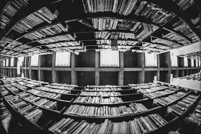  Detener el ahogamiento en PDFs: Cómo diseñar una revisión sistemática de la literatura con inteligencia artificial