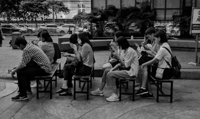  Hacia un benchmark para la simulación controlable de estudiantes imperfectos con modelos de lenguaje grandes
