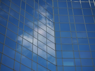 ¿Por qué es indispensable una empresa de inteligencia comercial para soluciones en la nube en el primer trimestre de 2025?