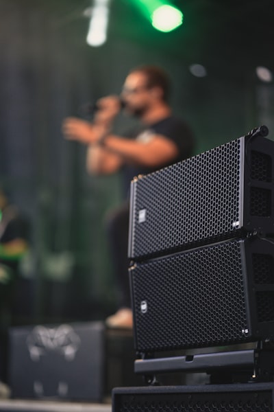 10 formas de mejorar tu sistema de sonido exterior este verano