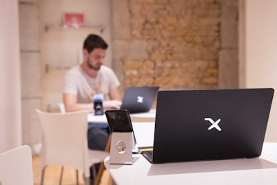 Cómo la empresa XYZ transformó su productividad con una empresa de software a medida
