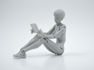 Bots de chat IA versus profesionales de la salud humanos: una revisión sistemática y metaanálisis de la empatía en la atención al paciente